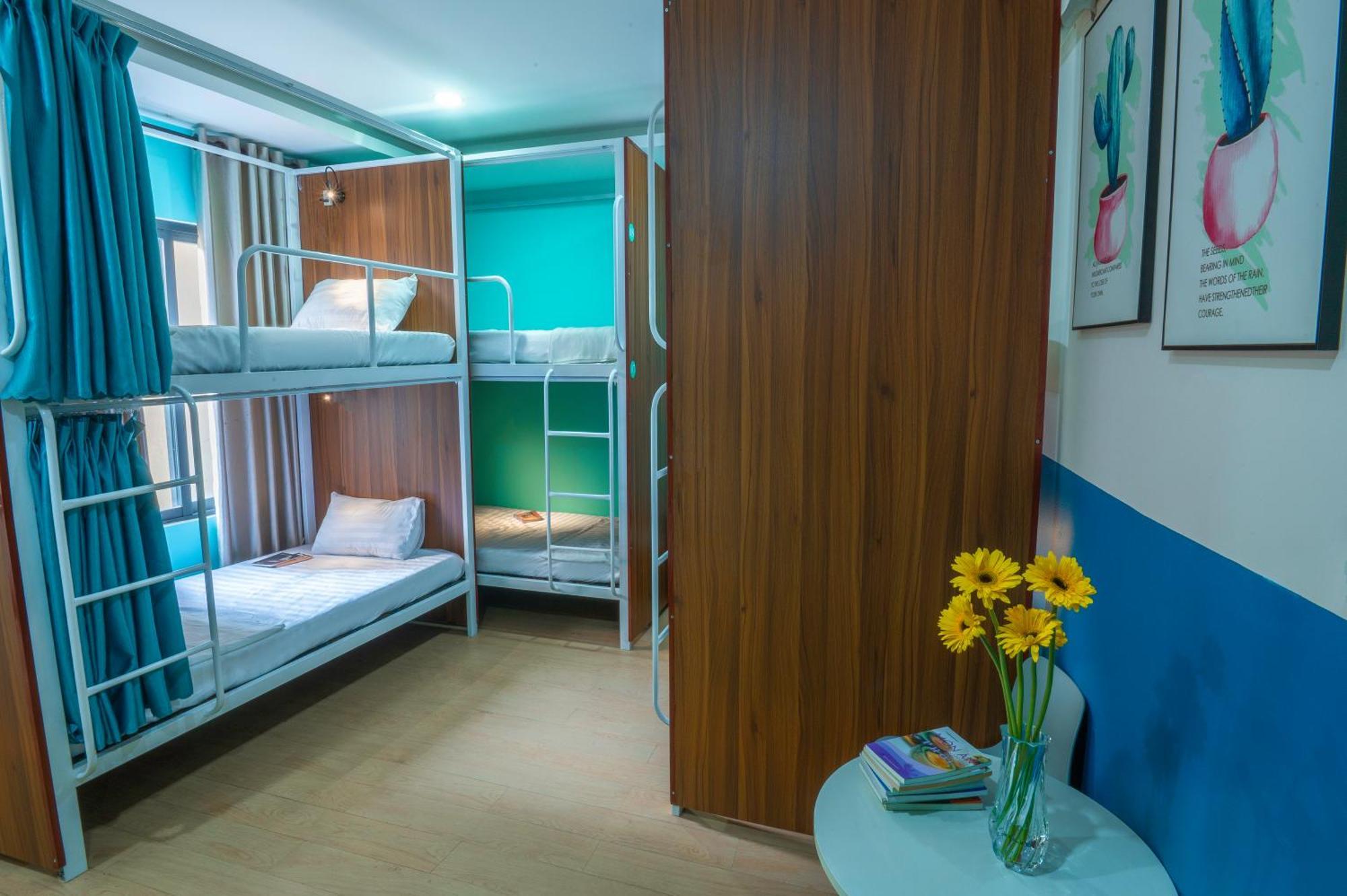 Boo , 24-hour Reception & Free Billiards Capsule hotel *